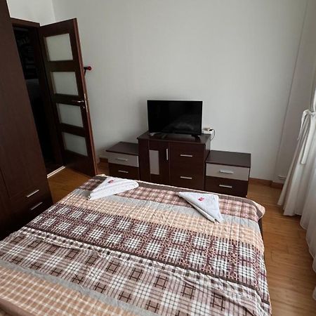 Apartament 3 Camere Otopeni Bagian luar foto